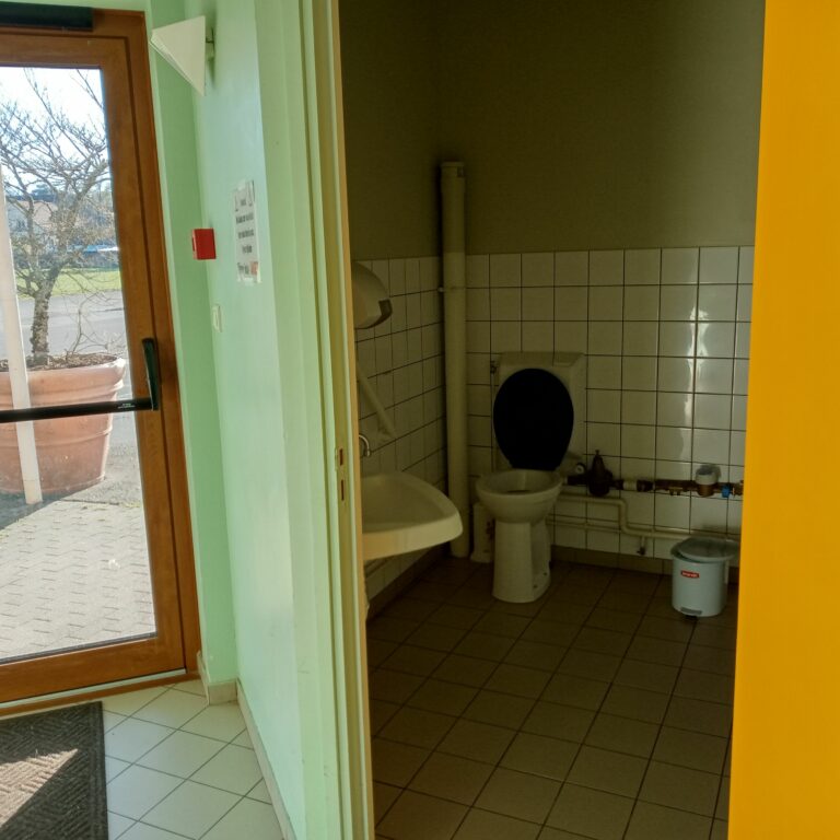 Maison du temps libre - Toilettes Handicapés