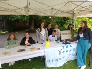 Vesoul: assises de la jeunesse, le stand des Young Dynamic's