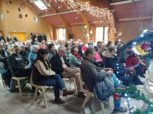 Une centaine de personnes étaient présentes.