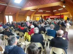 Plus de 200 personnes ont assisté à l'enregistrement...