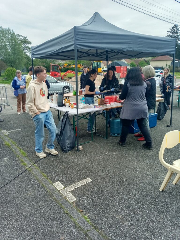 10 ans des Young - crêpes, gâteaux, boissons, on s'approche...