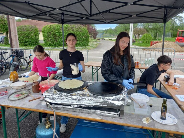 10 ans des Young - le traditionnel stand de crêpes.